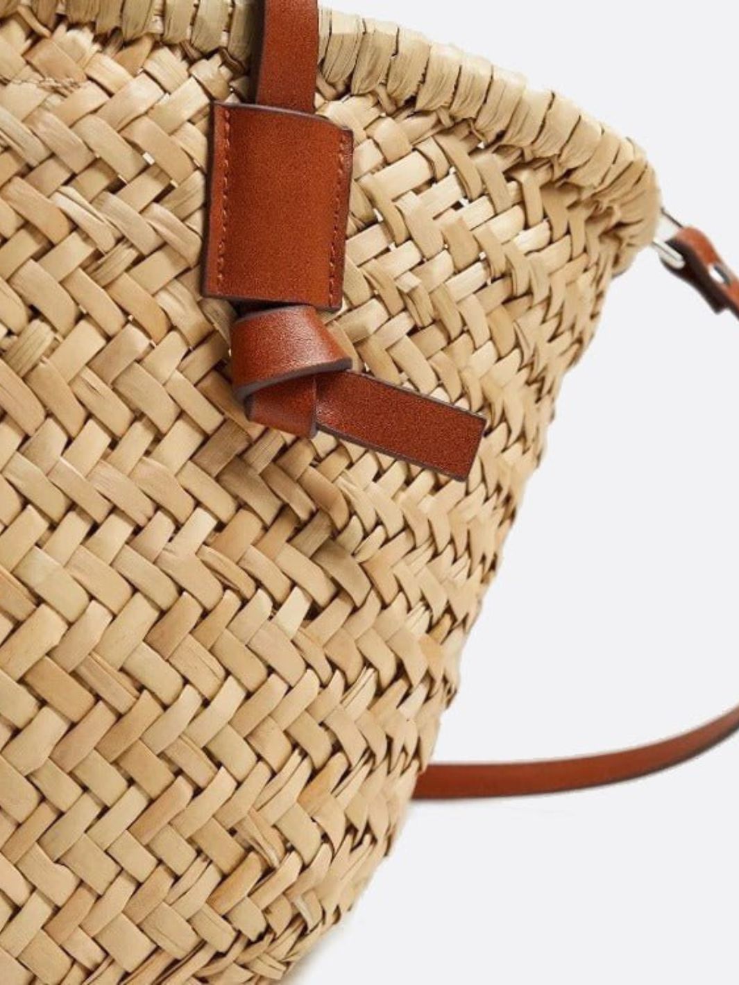 Wicker tote bag